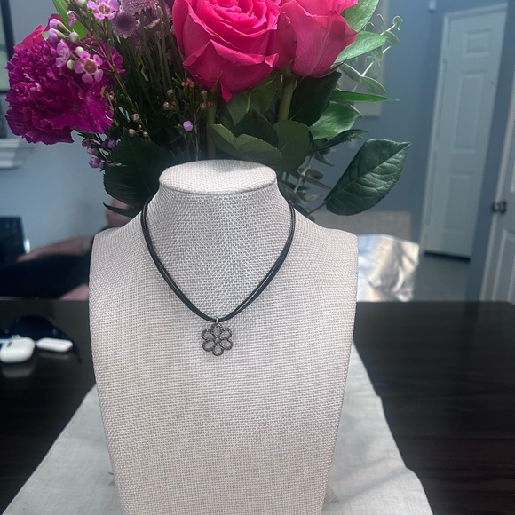 Jewelry - Black/Gold Choker